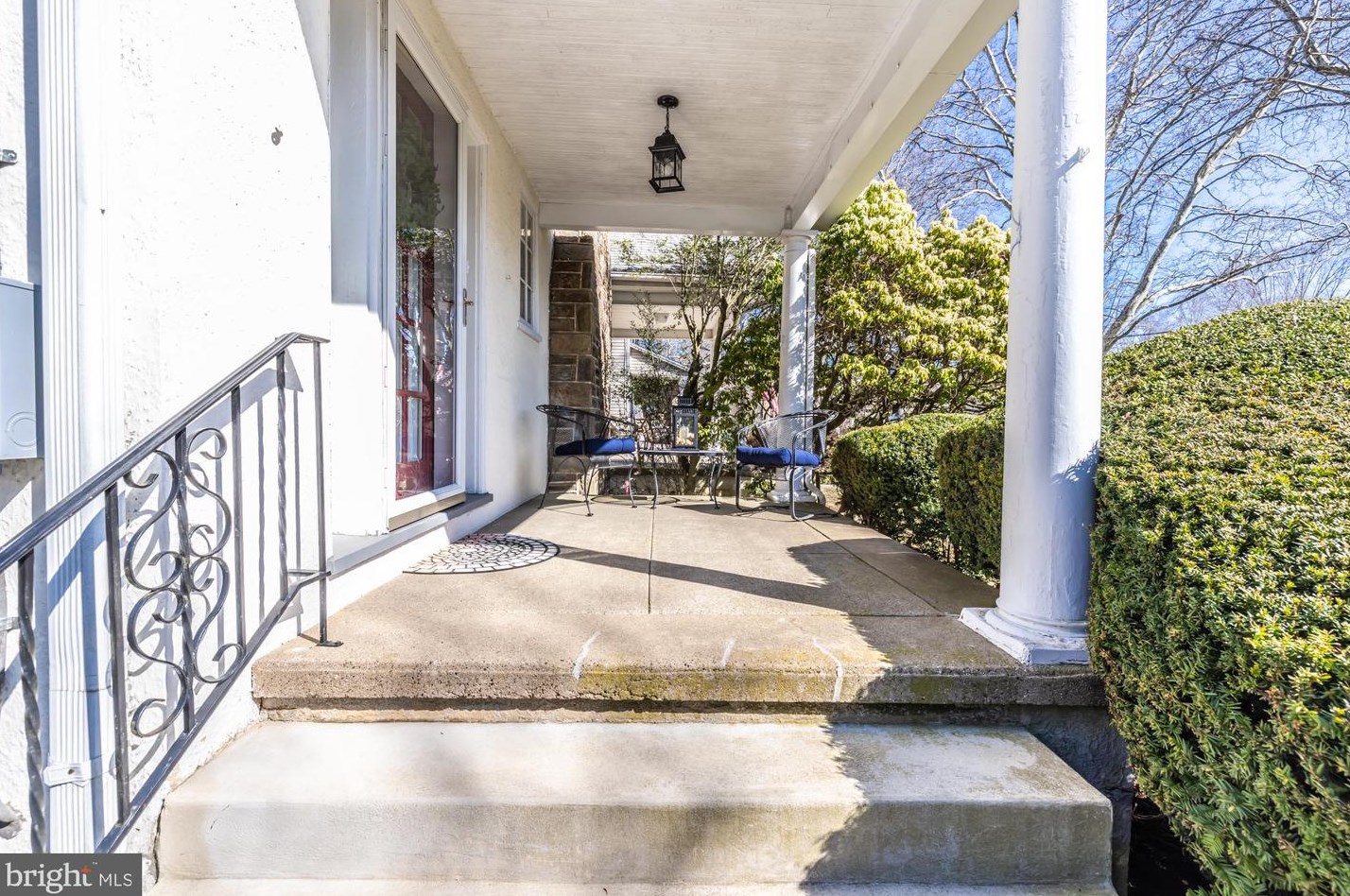 609 Sharpless St, West Chester PA  19382-3542 exterior