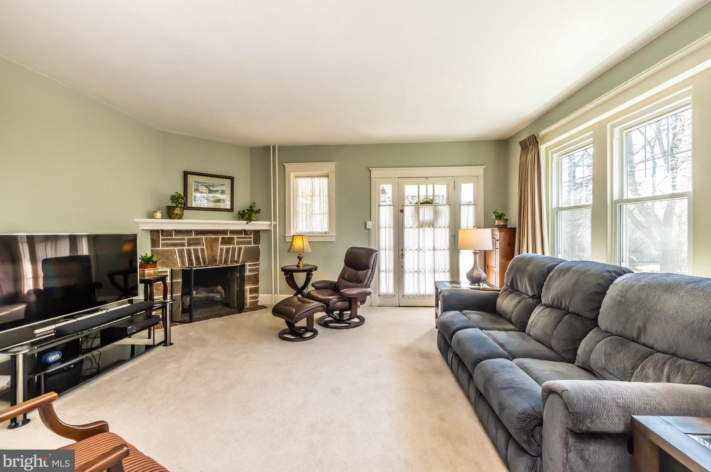 609 Sharpless St, West Chester PA  19382-3542 exterior