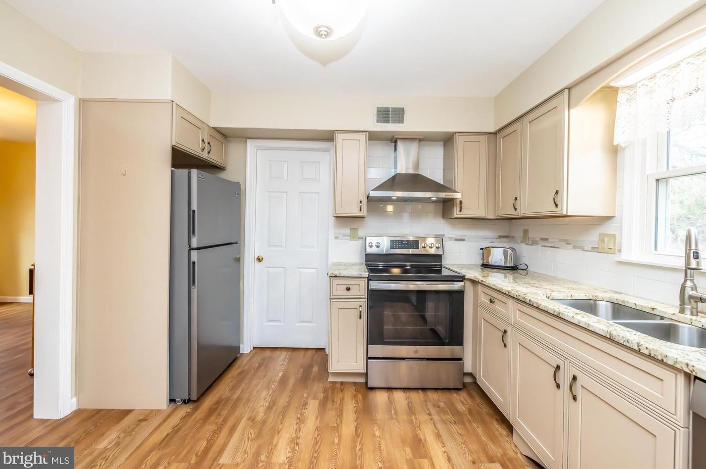 321 Courtney Cir, West Chester PA  19382-4871 exterior