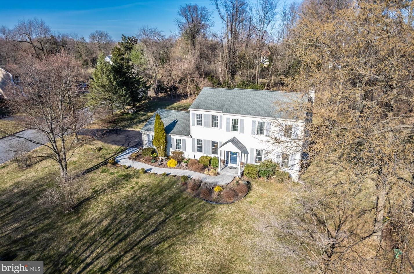 321 Courtney Cir, West Chester PA  19382-4871 exterior