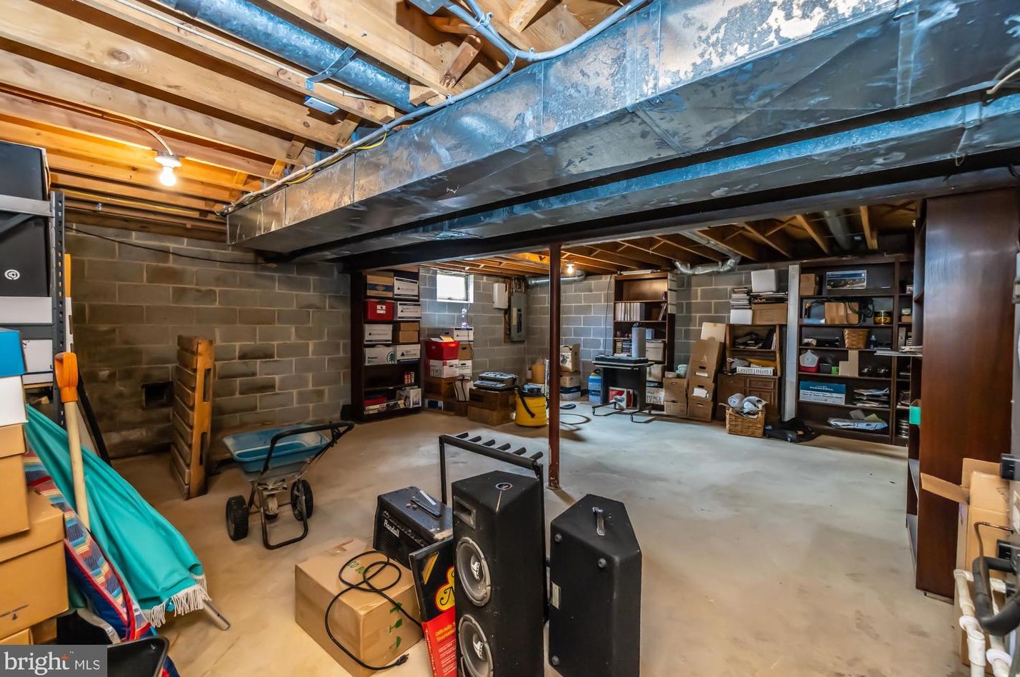 321 Courtney Cir, West Chester PA  19382-4871 exterior