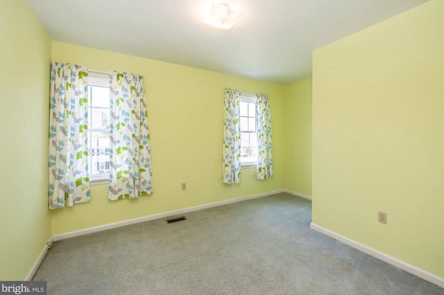 321 Courtney Cir, West Chester PA  19382-4871 exterior