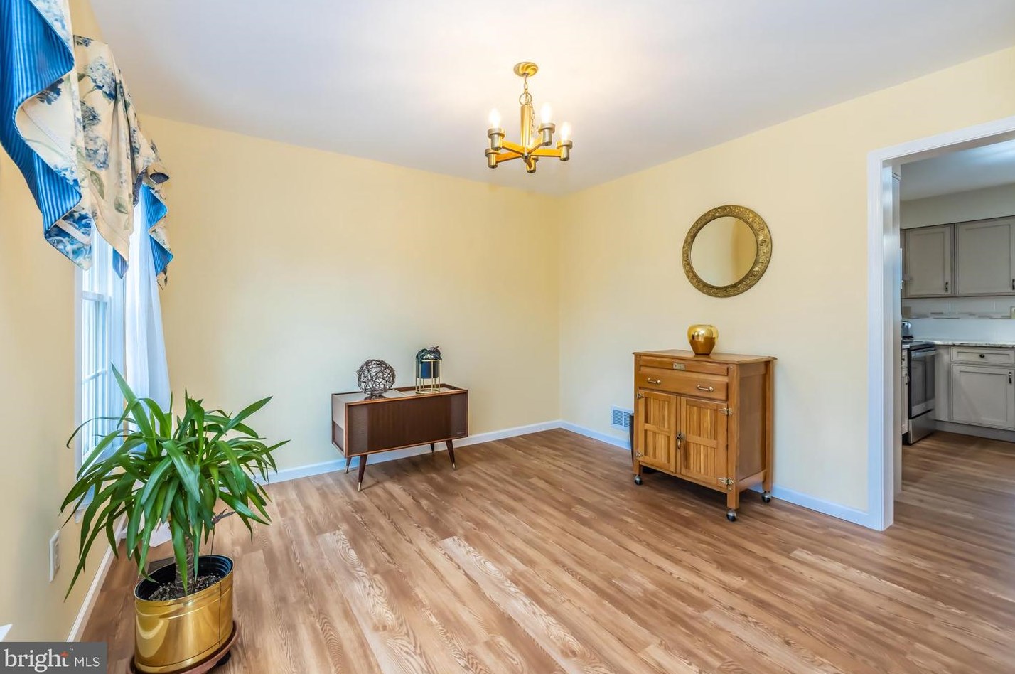 321 Courtney Cir, West Chester PA  19382-4871 exterior