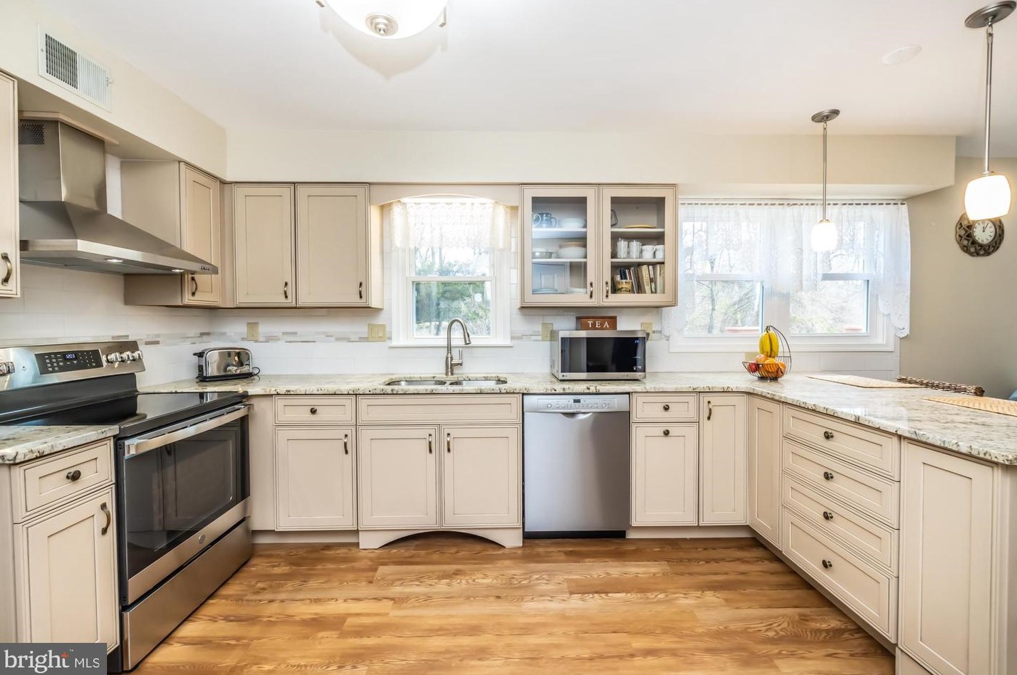 321 Courtney Cir, West Chester PA  19382-4871 exterior