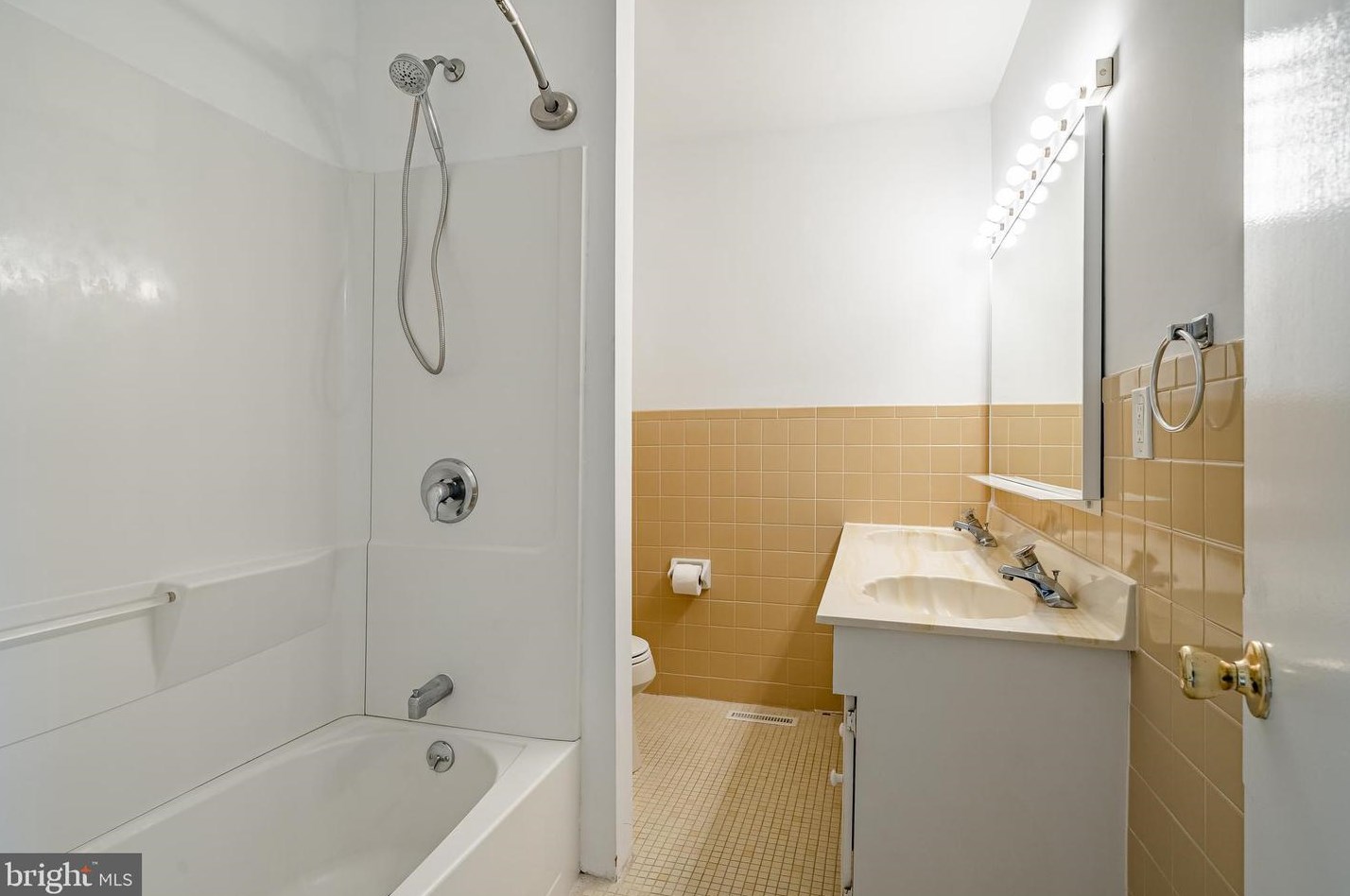 126 Denbigh Ter, West Chester PA  19380-2151 exterior