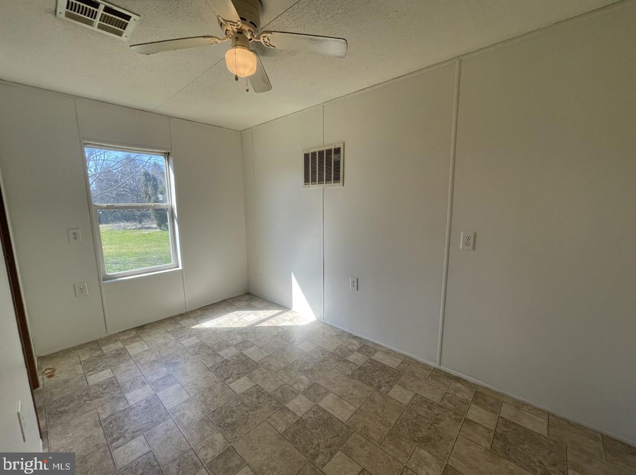 835 Old Forge Rd, Oxford PA  19363-2238 exterior