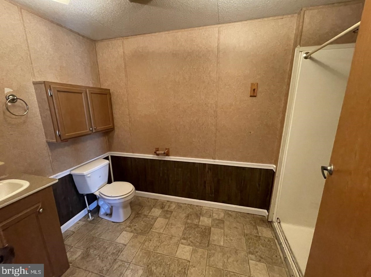 835 Old Forge Rd, Oxford PA  19363-2238 exterior