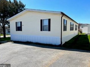 122 Dusk Dr, Nottingham PA  19362-9191 exterior