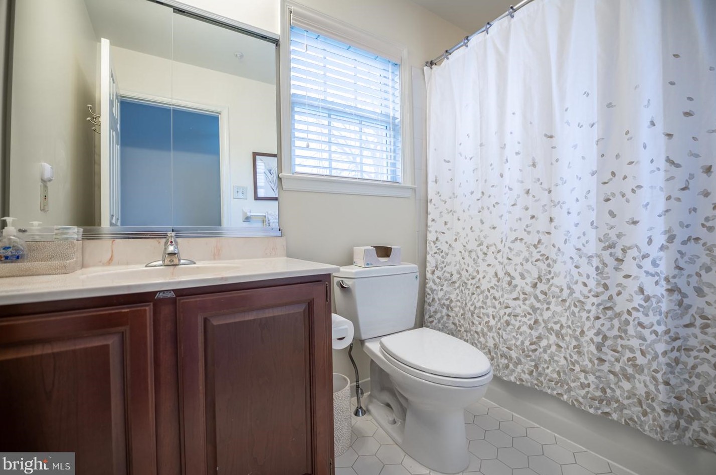 563 Saxony Dr, Exton PA  19341-2067 exterior