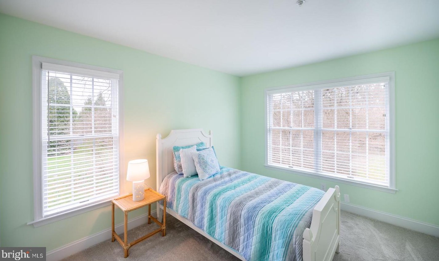 563 Saxony Dr, Exton PA  19341-2067 exterior