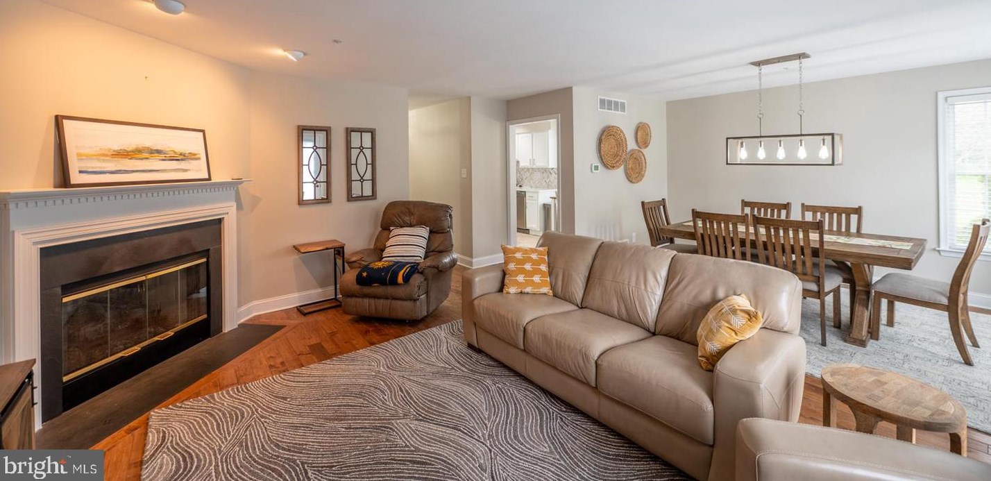 563 Saxony Dr, Exton PA  19341-2067 exterior