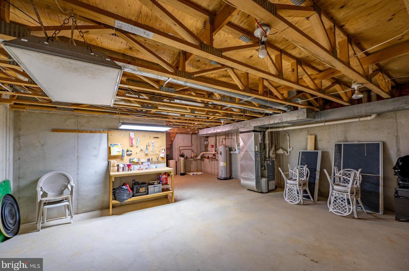 563 Saxony Dr, Exton PA  19341-2067 exterior