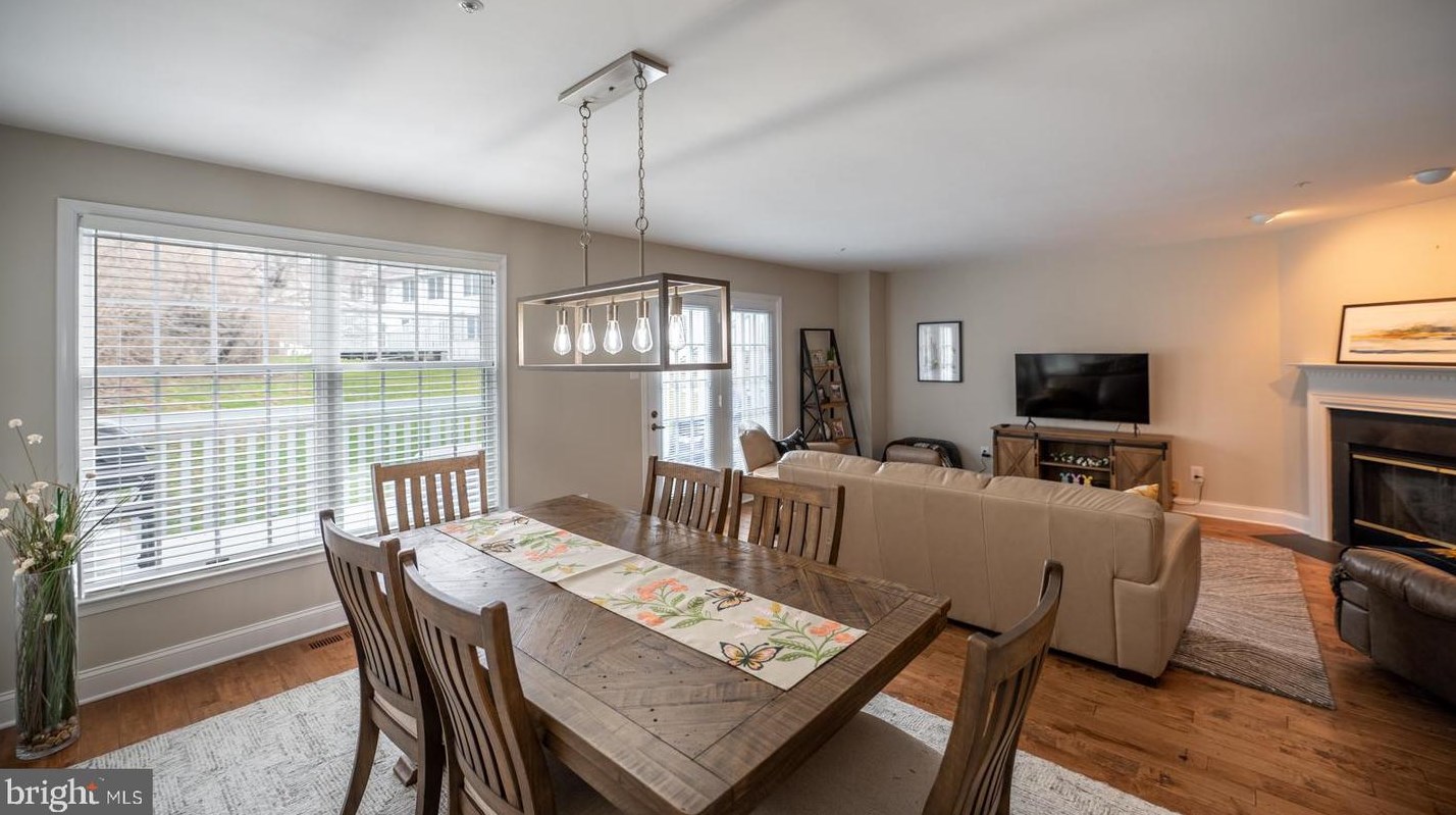 563 Saxony Dr, Exton PA  19341-2067 exterior