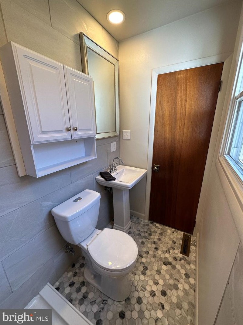554 Twin County Rd, Honey Brook PA  19344-1323 exterior