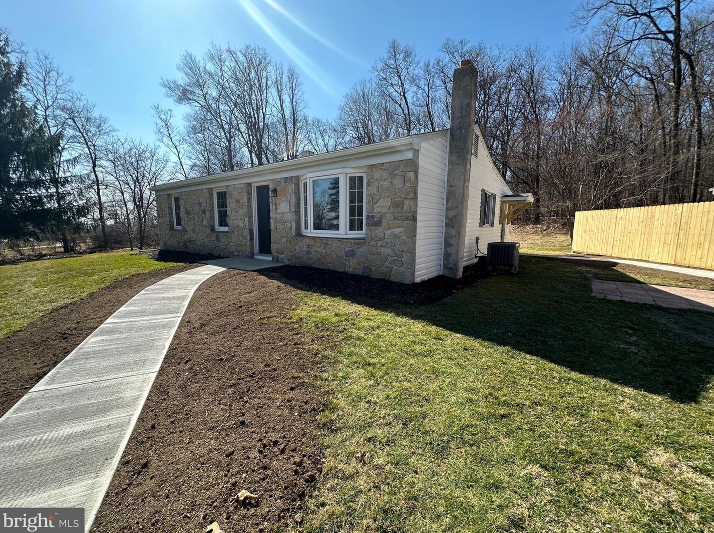 554 Twin County Rd, Honey Brook PA  19344-1323 exterior