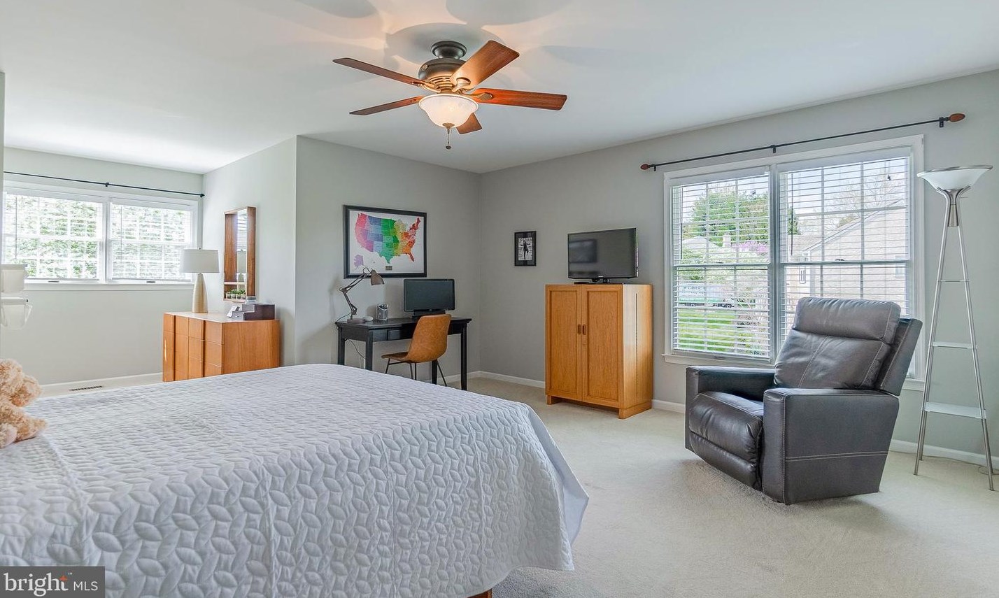 203 Southside Cir, Downingtown PA  19335-4428 exterior