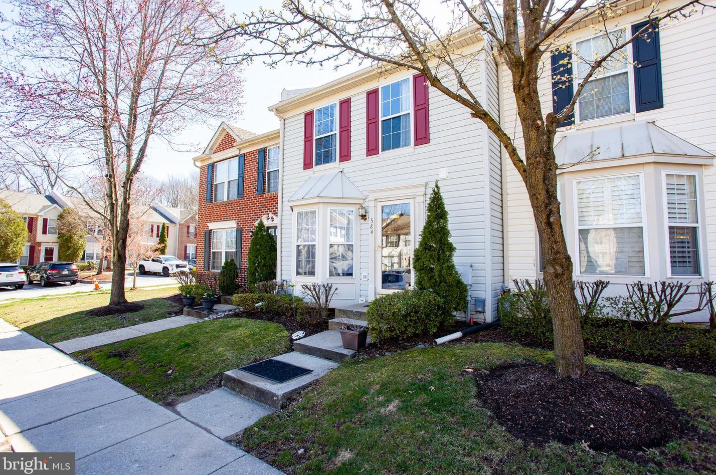 584 Coach Hill Ct, West Chester PA  19380-1735 exterior