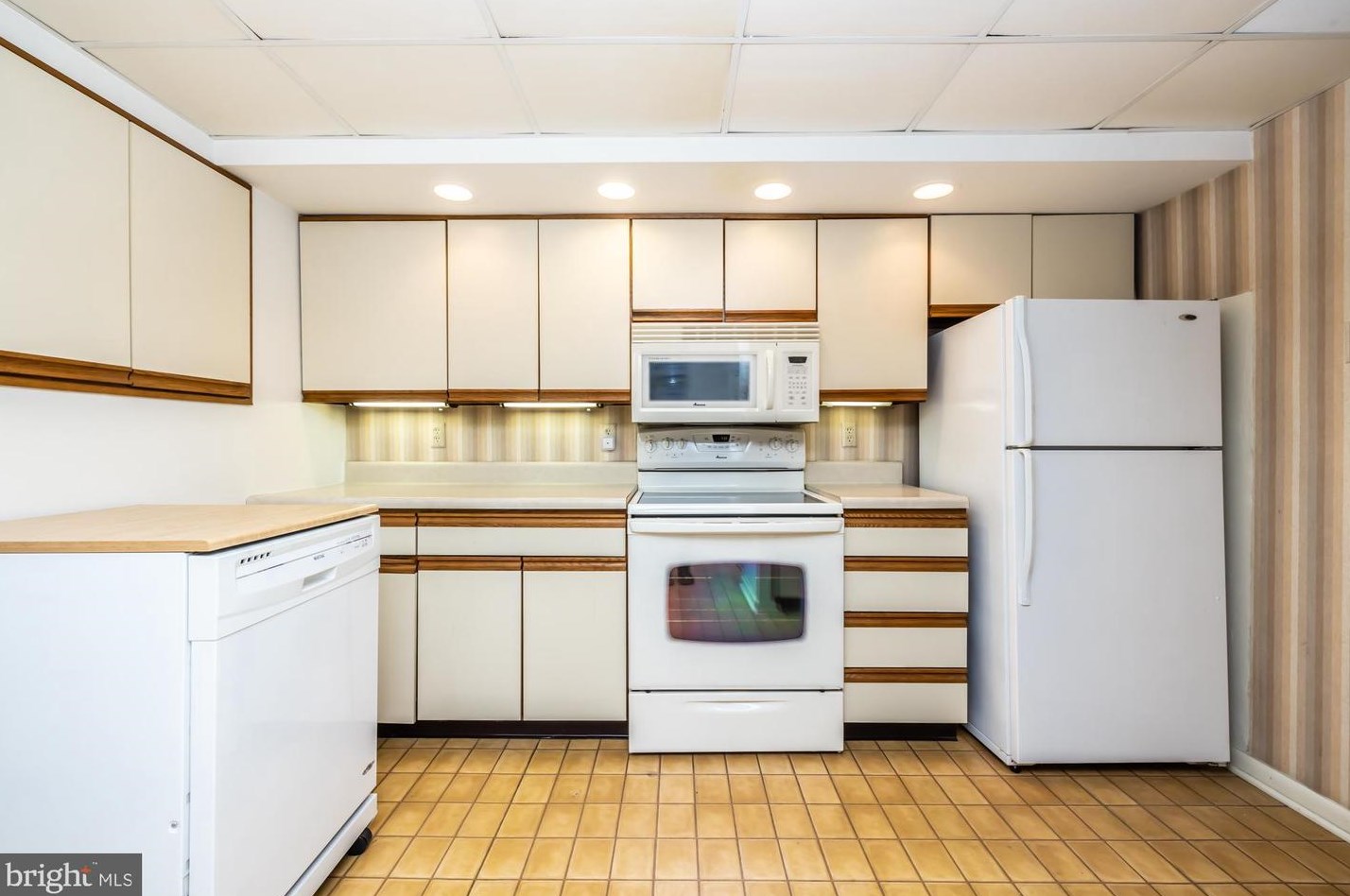 365 Balderston Dr, Exton PA 19341-2001 exterior