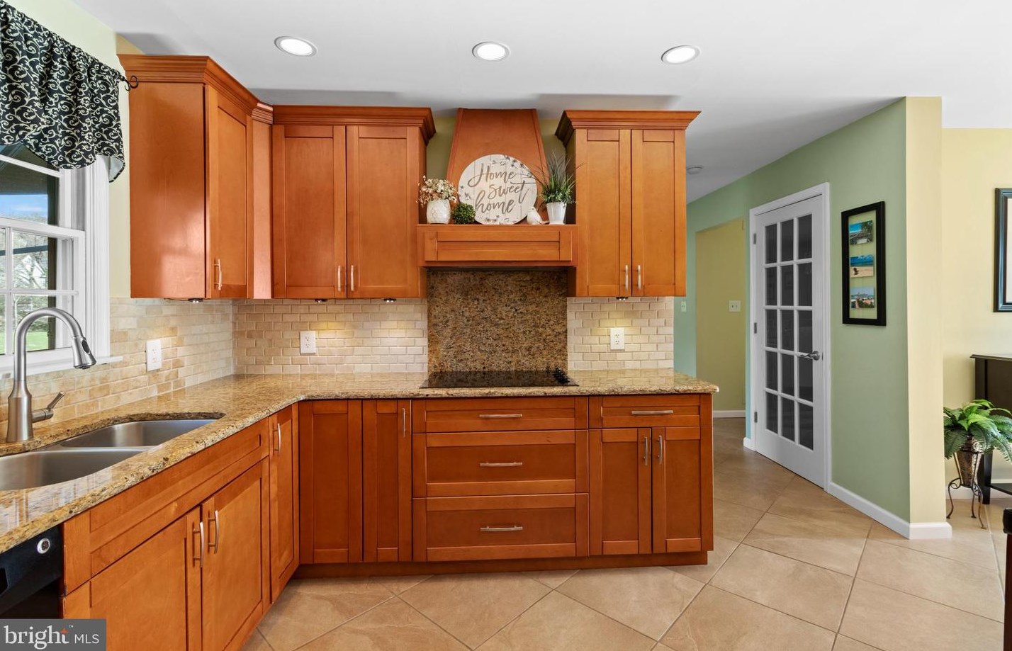 106 Freedom Vly Cir, Romansville PA  19320-1358 exterior