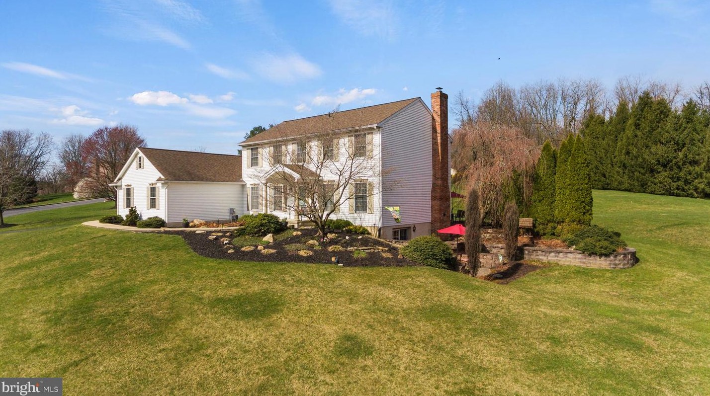 106 Freedom Vly Cir, Romansville PA  19320-1358 exterior