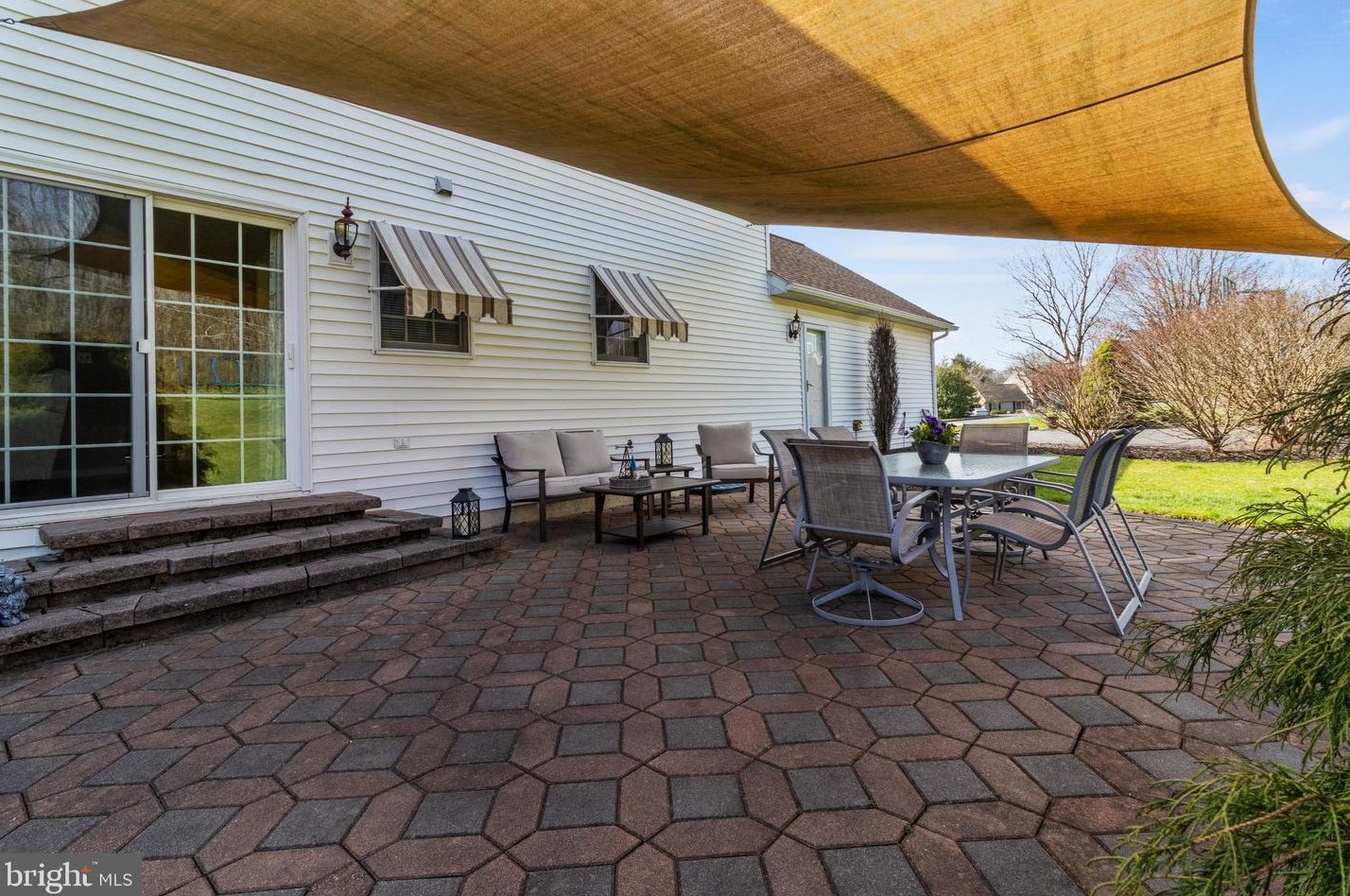 106 Freedom Vly Cir, Romansville PA  19320-1358 exterior