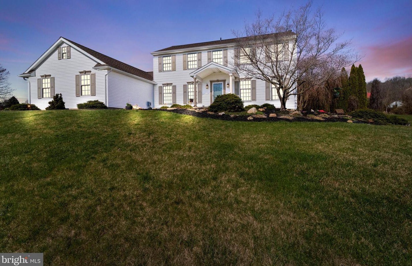 106 Freedom Vly Cir, Romansville PA  19320-1358 exterior