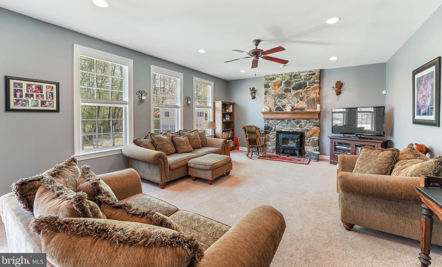 120 Cooks Ridge Ln, Oxford PA  19363-4241 exterior