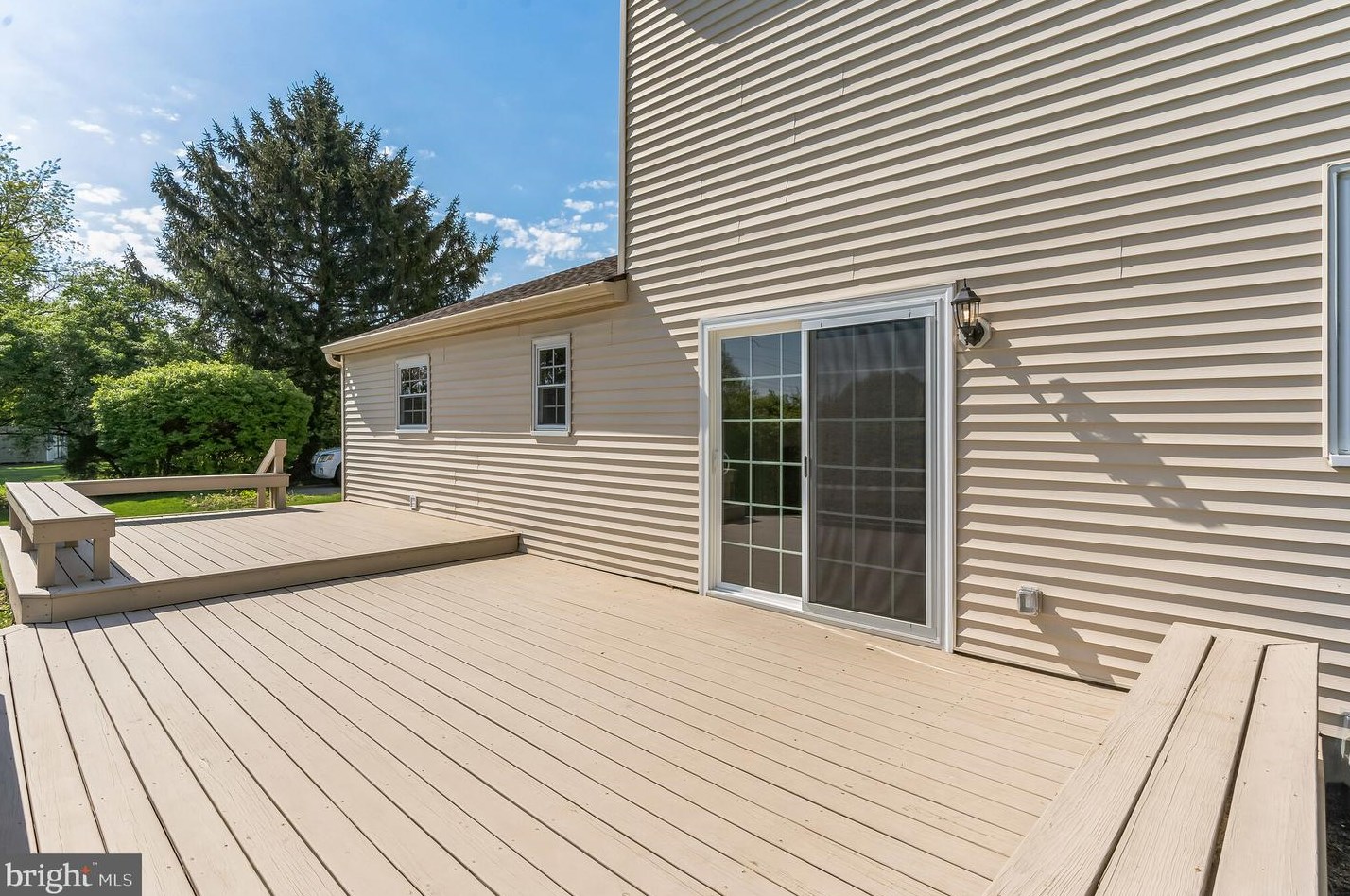 611 Marydell Dr, West Chester PA 19380-6376 exterior