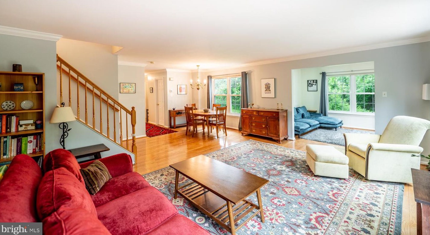 890 Amber Ln, West Chester PA  19382-2241 exterior