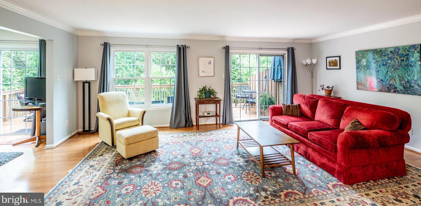 890 Amber Ln, West Chester PA  19382-2241 exterior