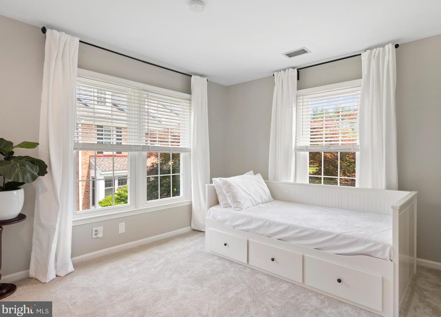 849 Durant Ct, West Chester PA  19380-1722 exterior