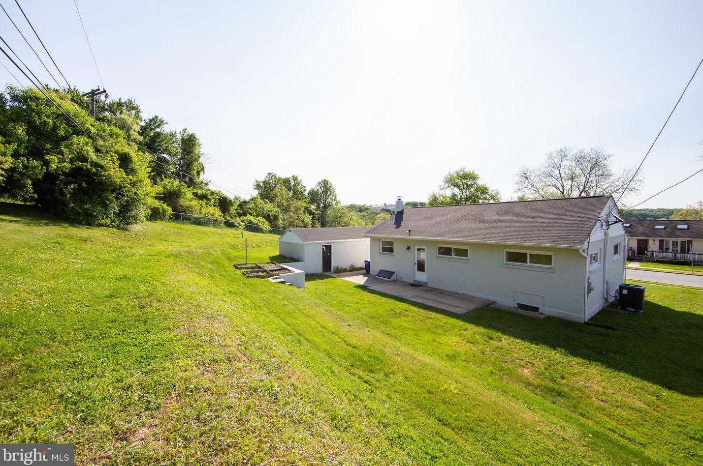 44 Penn Ave, Coatesville PA  19320-3923 exterior