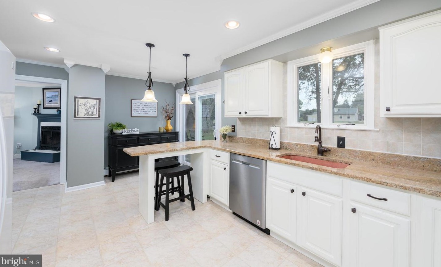 106 Glendale Rd, Exton PA 19341-1542 exterior