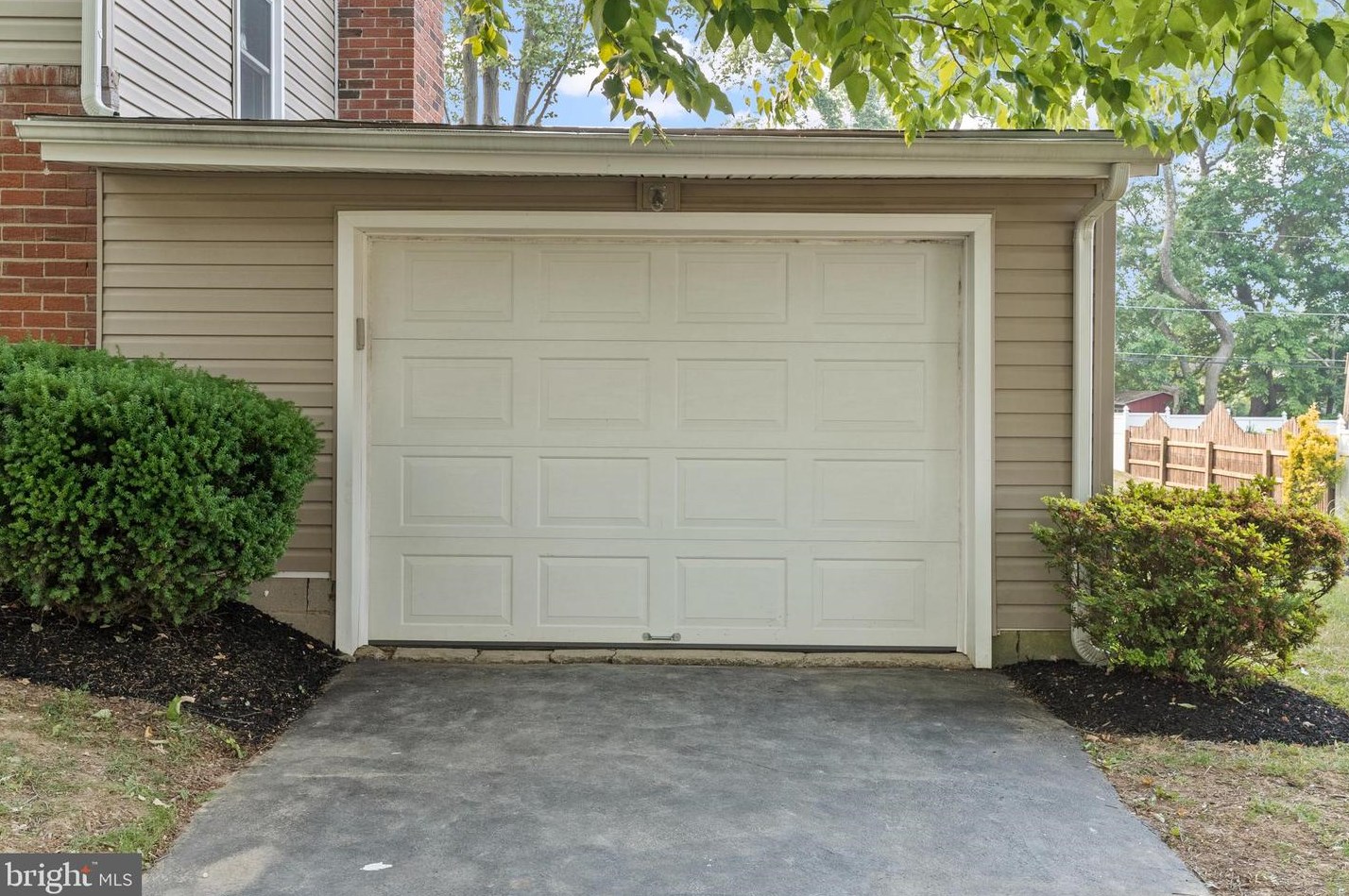 1128 Laurel Dr, West Chester PA  19380-4035 exterior