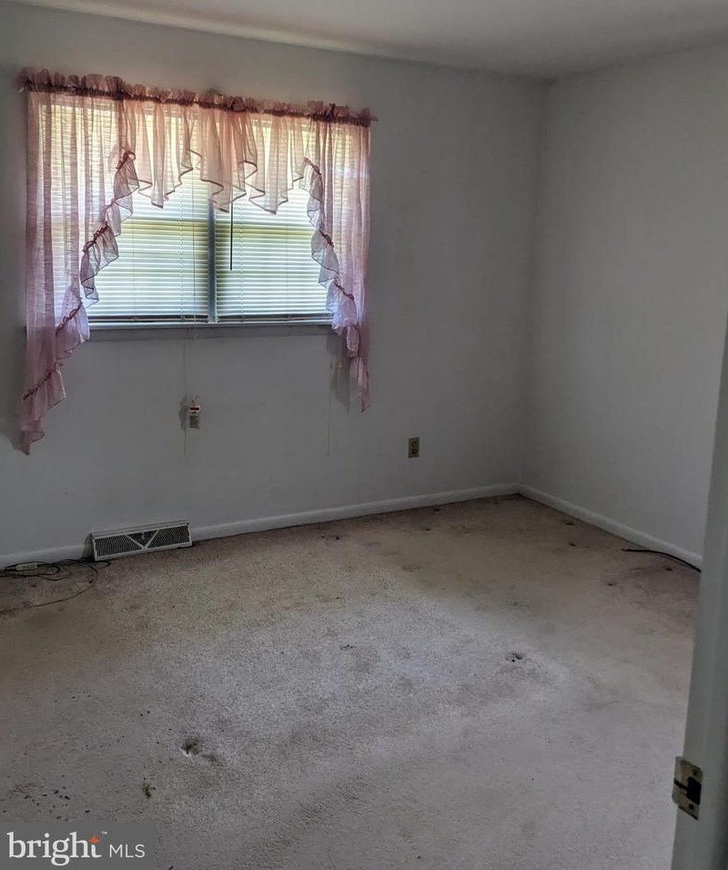 156 4 St, Oxford PA 19363-1433 exterior