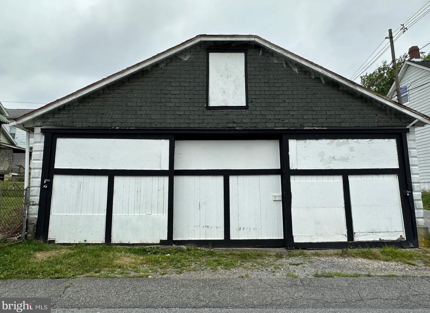 64 Pennsylvania Ave, Coatesville PA  19320-3678 exterior