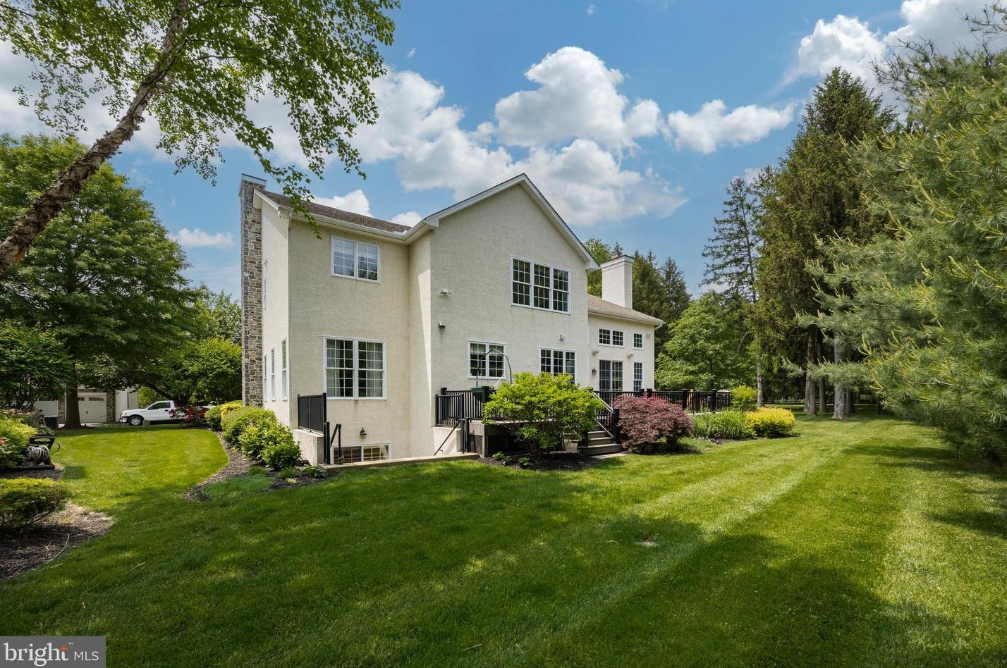 201 Caleb Dr, West Chester PA  19382-6177 exterior