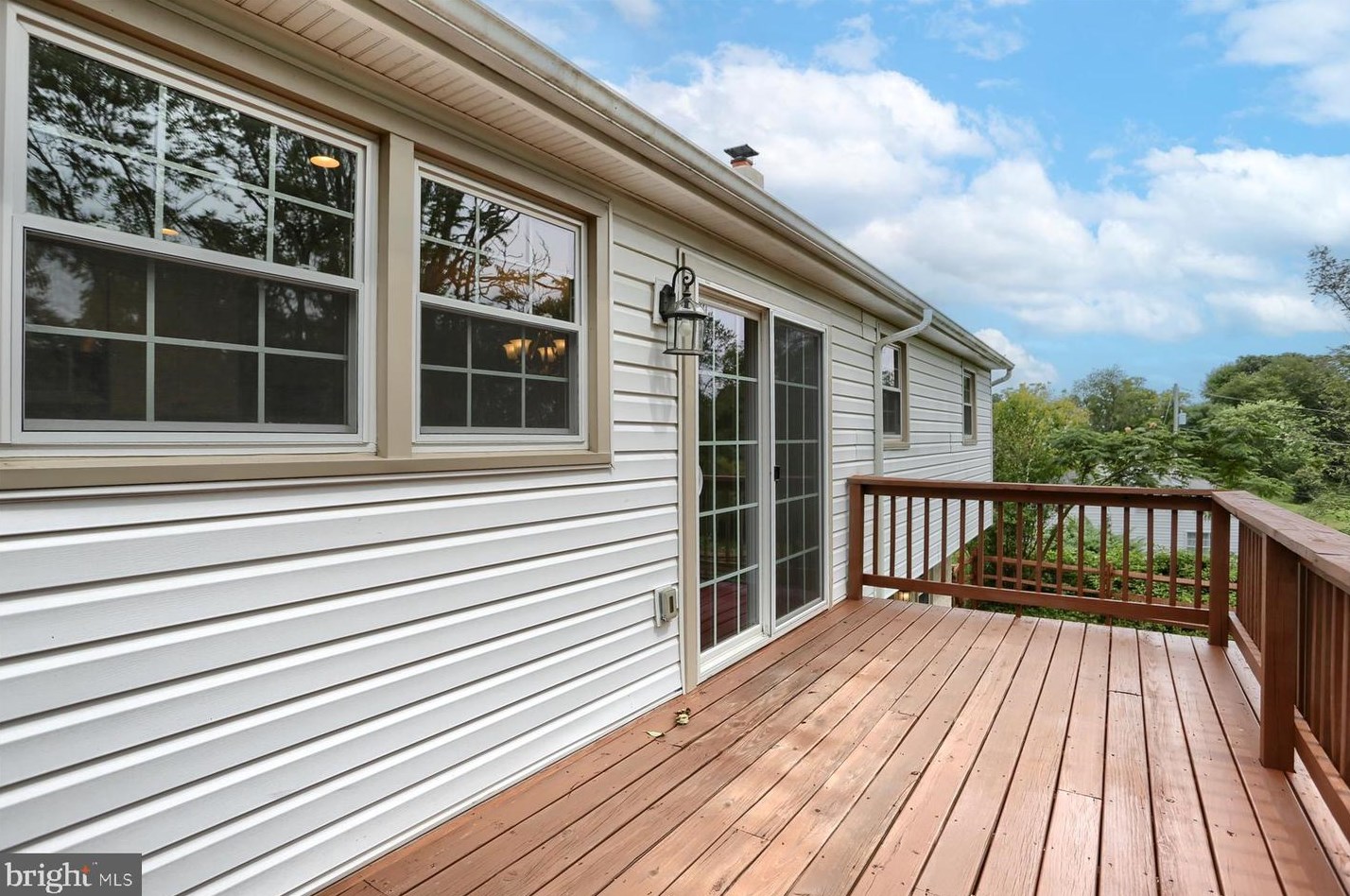 892 Chestnut St, Coatesville PA  19320-3317 exterior