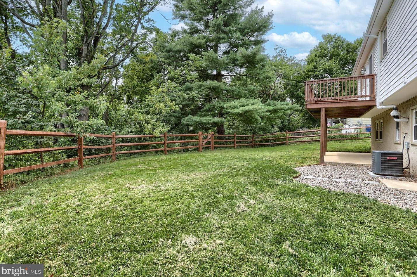 892 Chestnut St, Coatesville PA  19320-3317 exterior