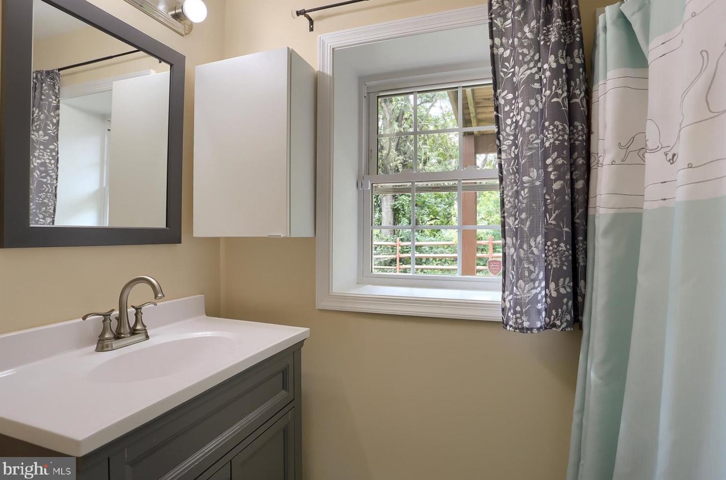 892 Chestnut St, Coatesville PA  19320-3317 exterior