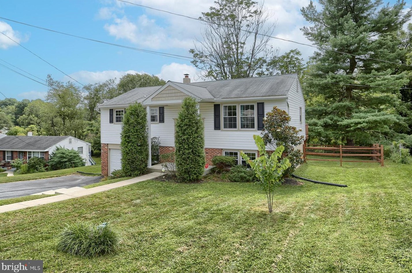 892 Chestnut St, Coatesville PA  19320-3317 exterior