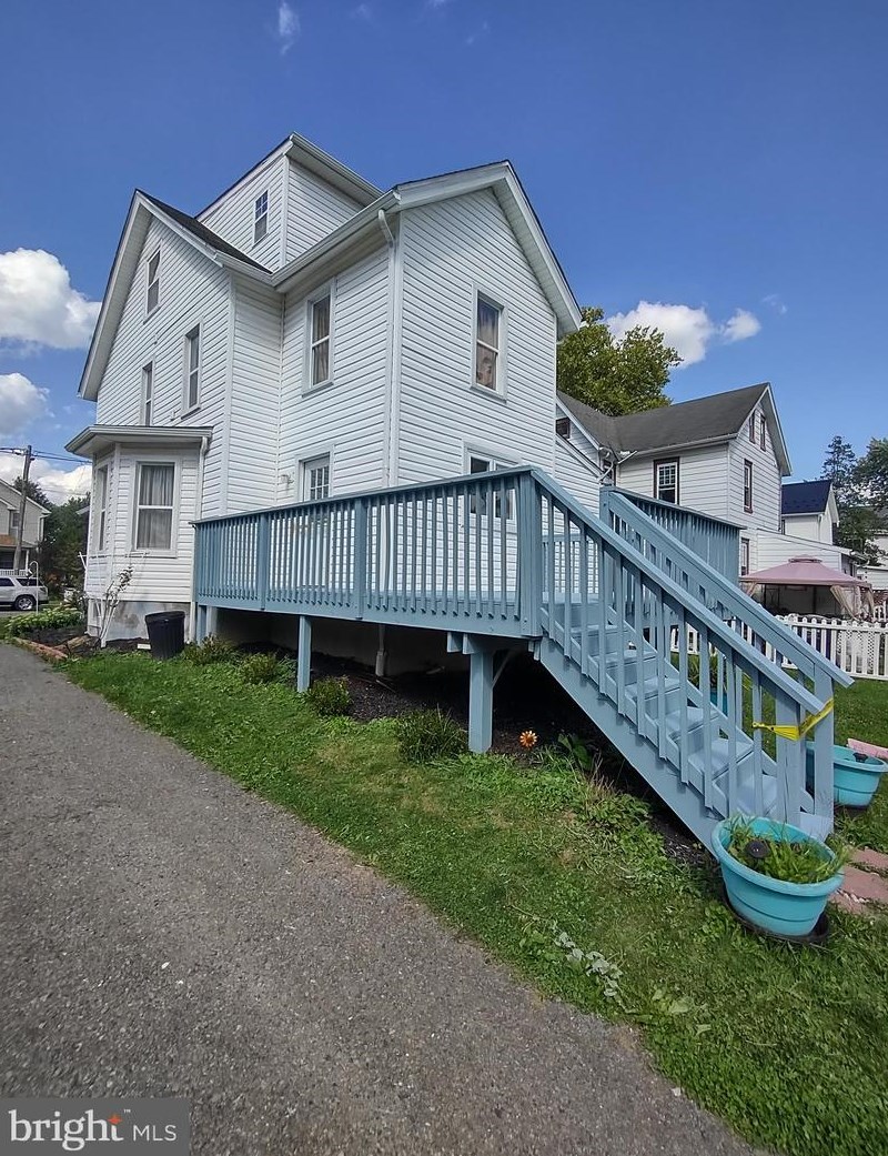 436 Broad St, Oxford PA 19363-1617 exterior