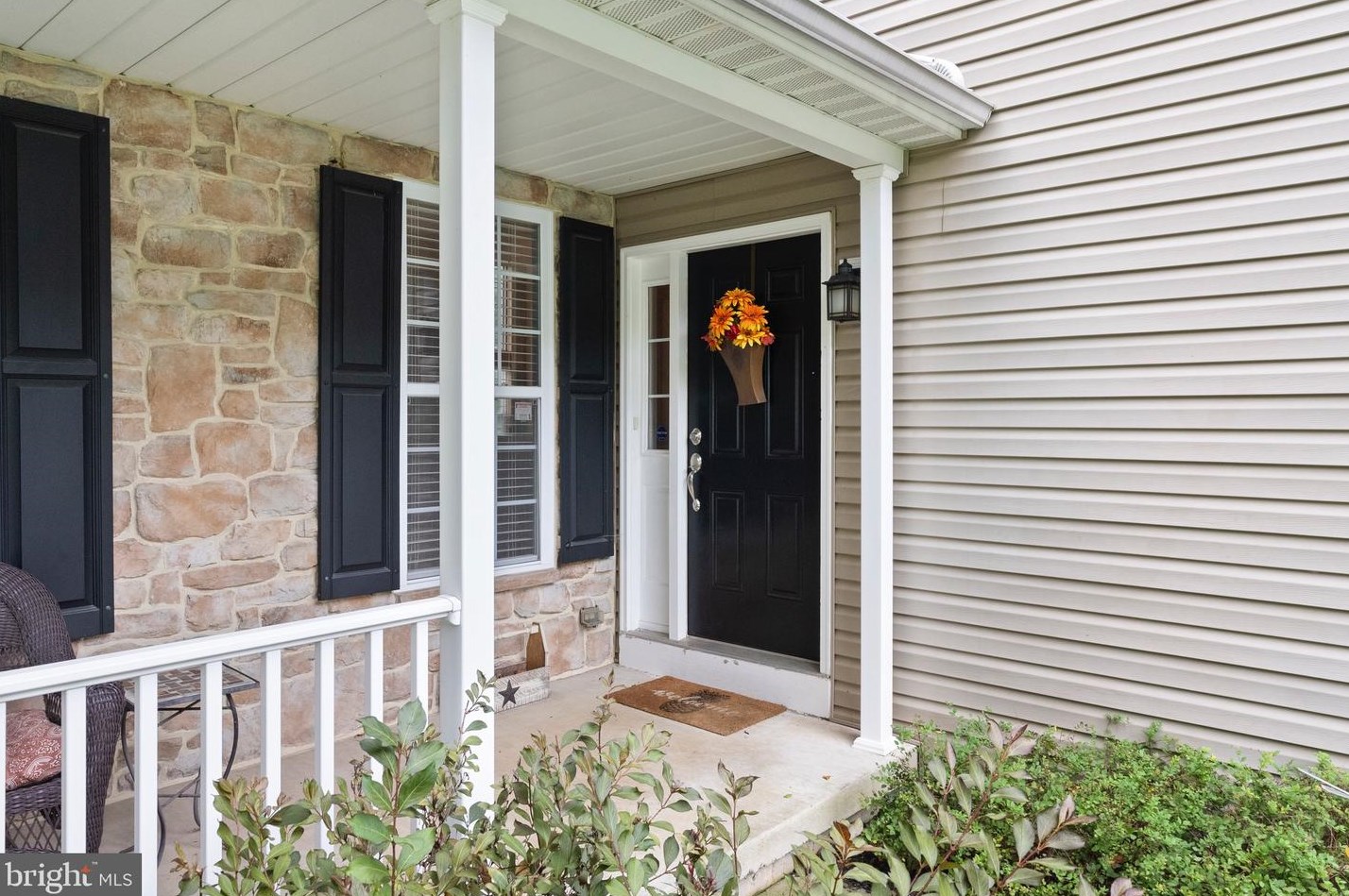 31 Danbury Cir, Coatesville PA  19320-5612 exterior