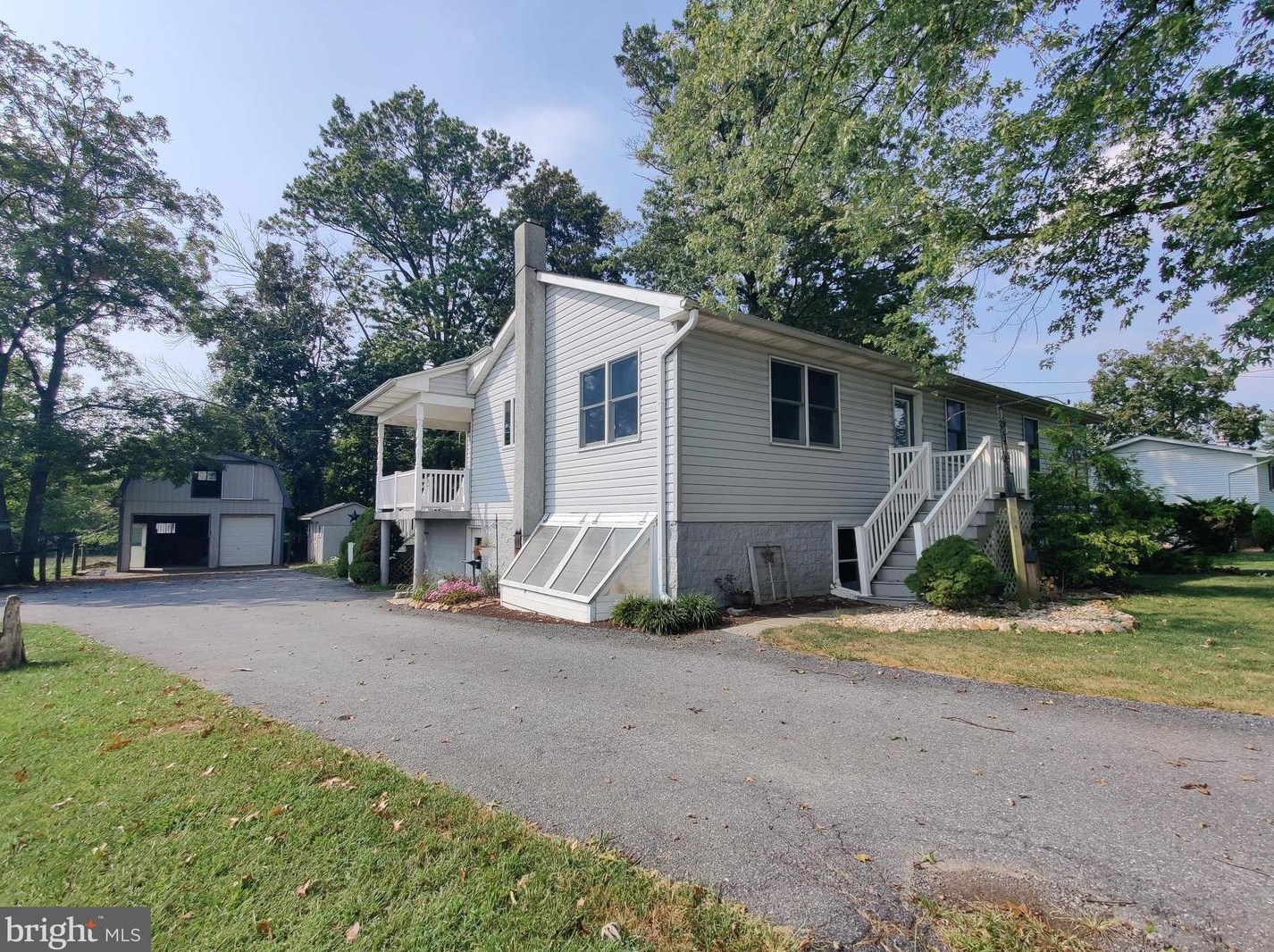 181 White School Rd, Honey Brook PA  19344-9793 exterior