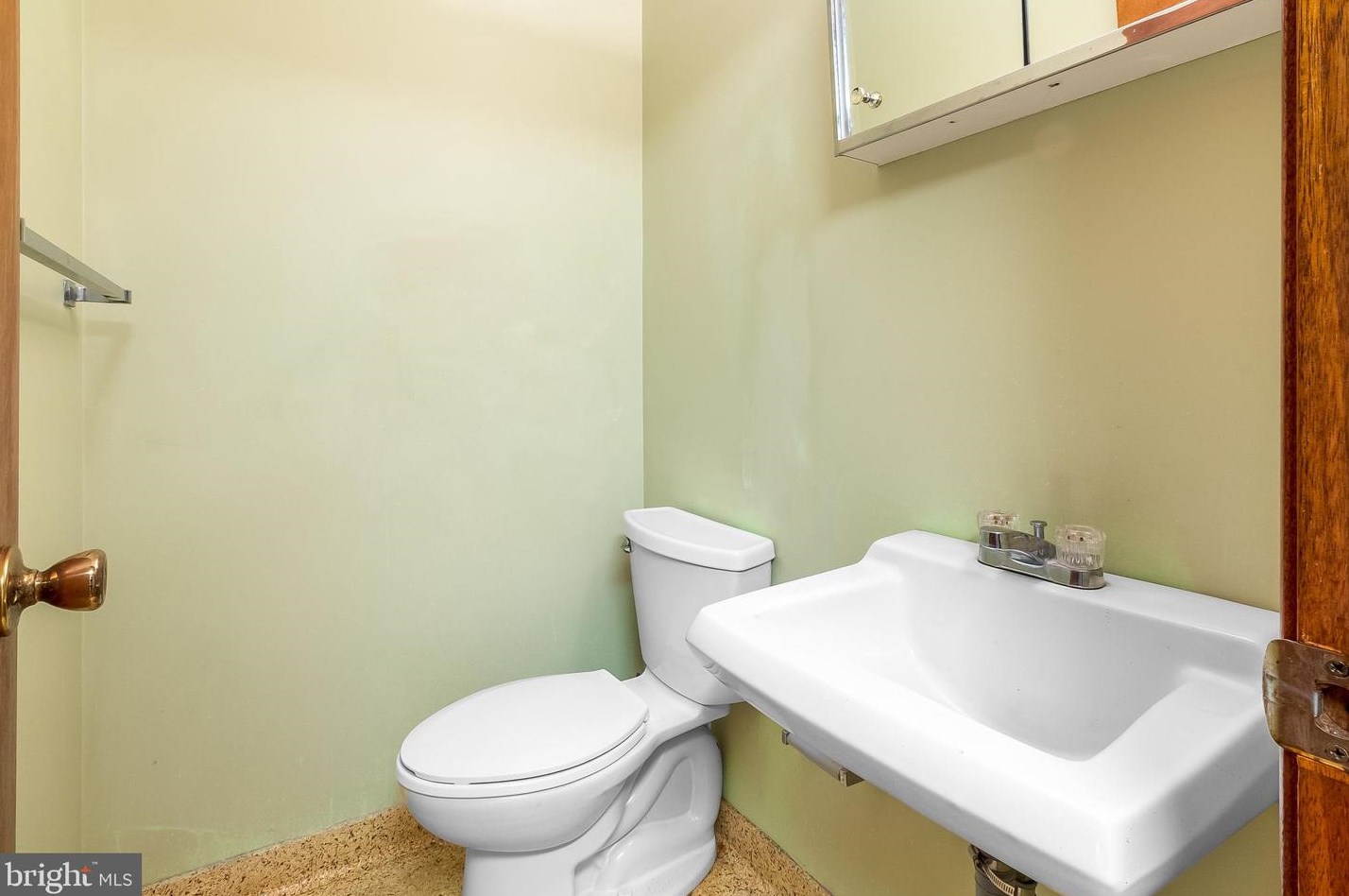 219 Elk Creek Rd, Oxford PA 19363-4221 exterior