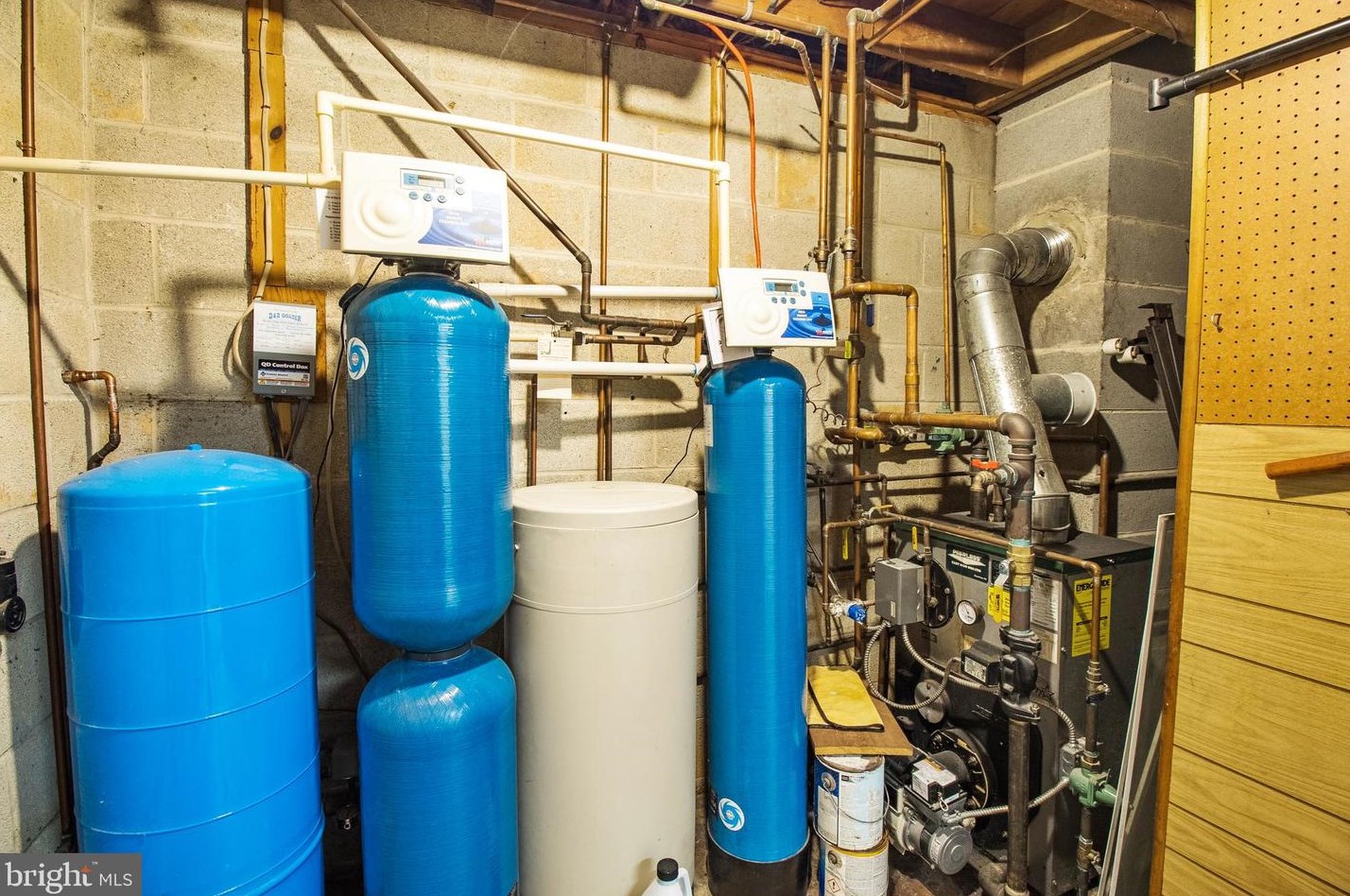 219 Elk Creek Rd, Oxford PA 19363-4221 exterior