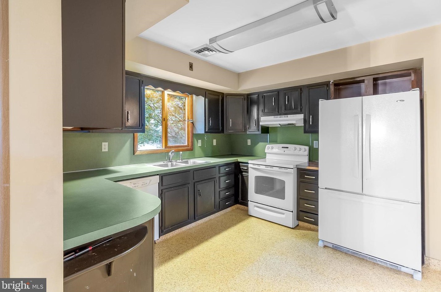 219 Elk Creek Rd, Oxford PA 19363-4221 exterior