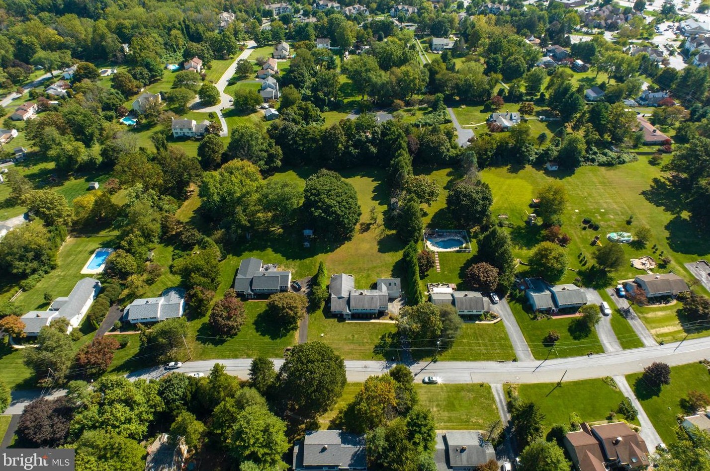 1610 Williams Way, West Chester PA  19380-6636 exterior