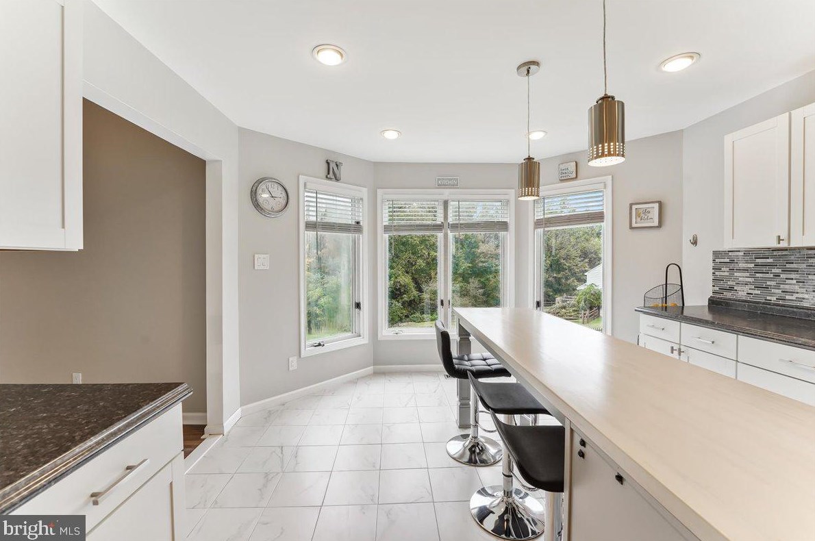 209 Pine Valley Dr, Coatesville PA  19320-1967 exterior