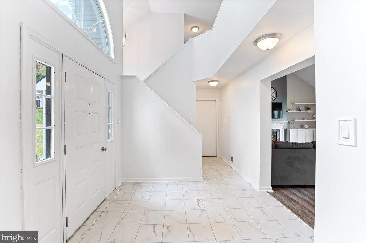 209 Pine Valley Dr, Coatesville PA  19320-1967 exterior